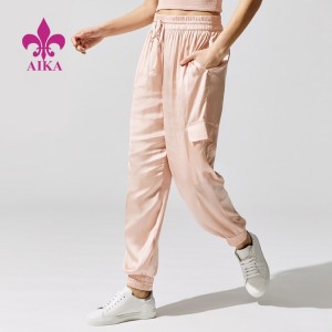 Manufacturer for Custom Sportswear Manufacturer -
 Lighweight Custom Logo Sportswear Drawstring Waist Women Cargo Pocket Satin Jogger – AIKA