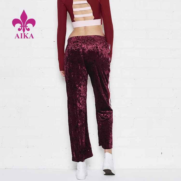 Factory selling Ladies Bra -
High Quality Custom Street Style Side Stripe Wide Leg Sports Tracksuit Pants for Women – AIKA detail pictures