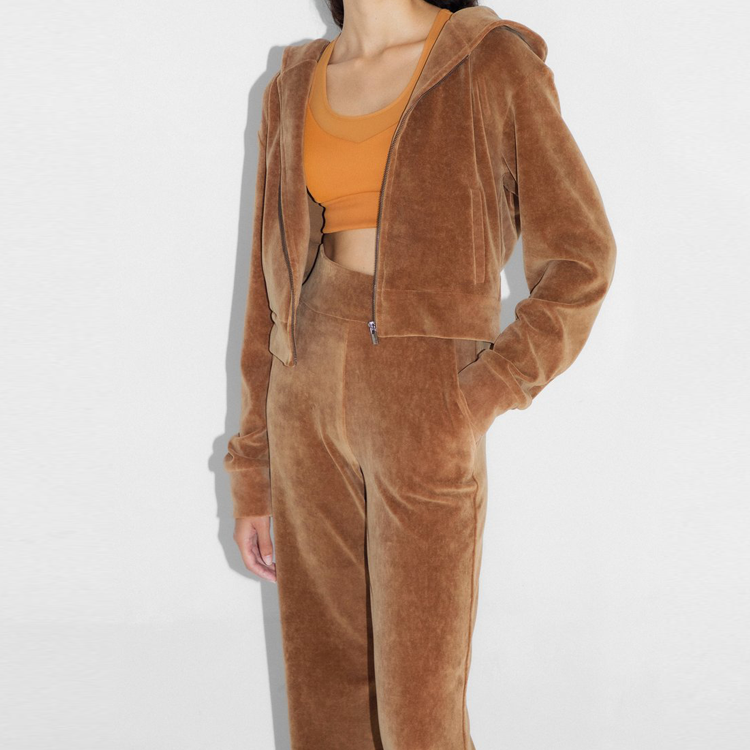 Wholesale Custom Design High Waist Breathable Sweatsuit Velour Tracksuit For Women detail pictures