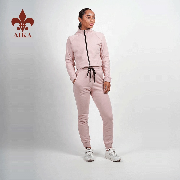China New Product Custom Tracksuits -
High quality 80% cotton 20% polyester velour fabric custom gym zippered crop hoodies women – AIKA detail pictures