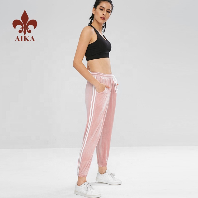 Hot New Products Tank Top Manufacturer -
OEM factory cheap side stripe bulk reflective bulk harem cargo pants women – AIKA detail pictures