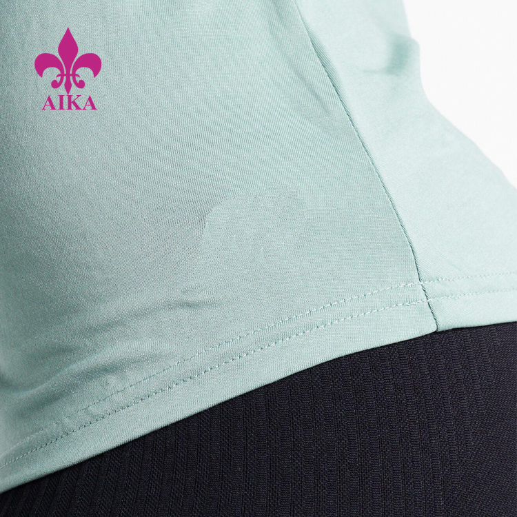 OEM Wholesale Quick Dry Polyester Spandex Lightweight Gym Tank Top for Women detail pictures