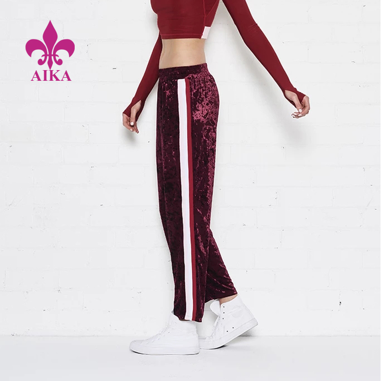Factory selling Ladies Bra -
High Quality Custom Street Style Side Stripe Wide Leg Sports Tracksuit Pants for Women – AIKA detail pictures