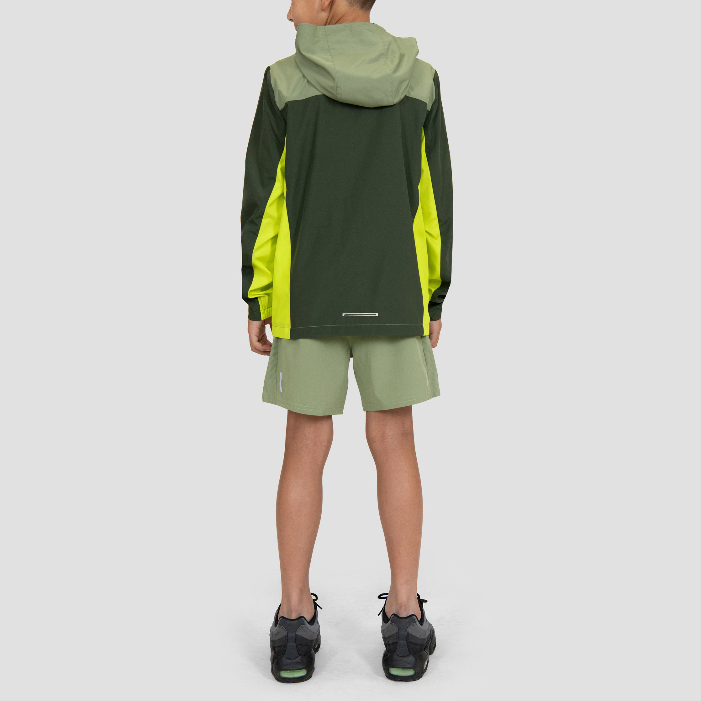 https://www.aikasportswear.com/kids-wear/