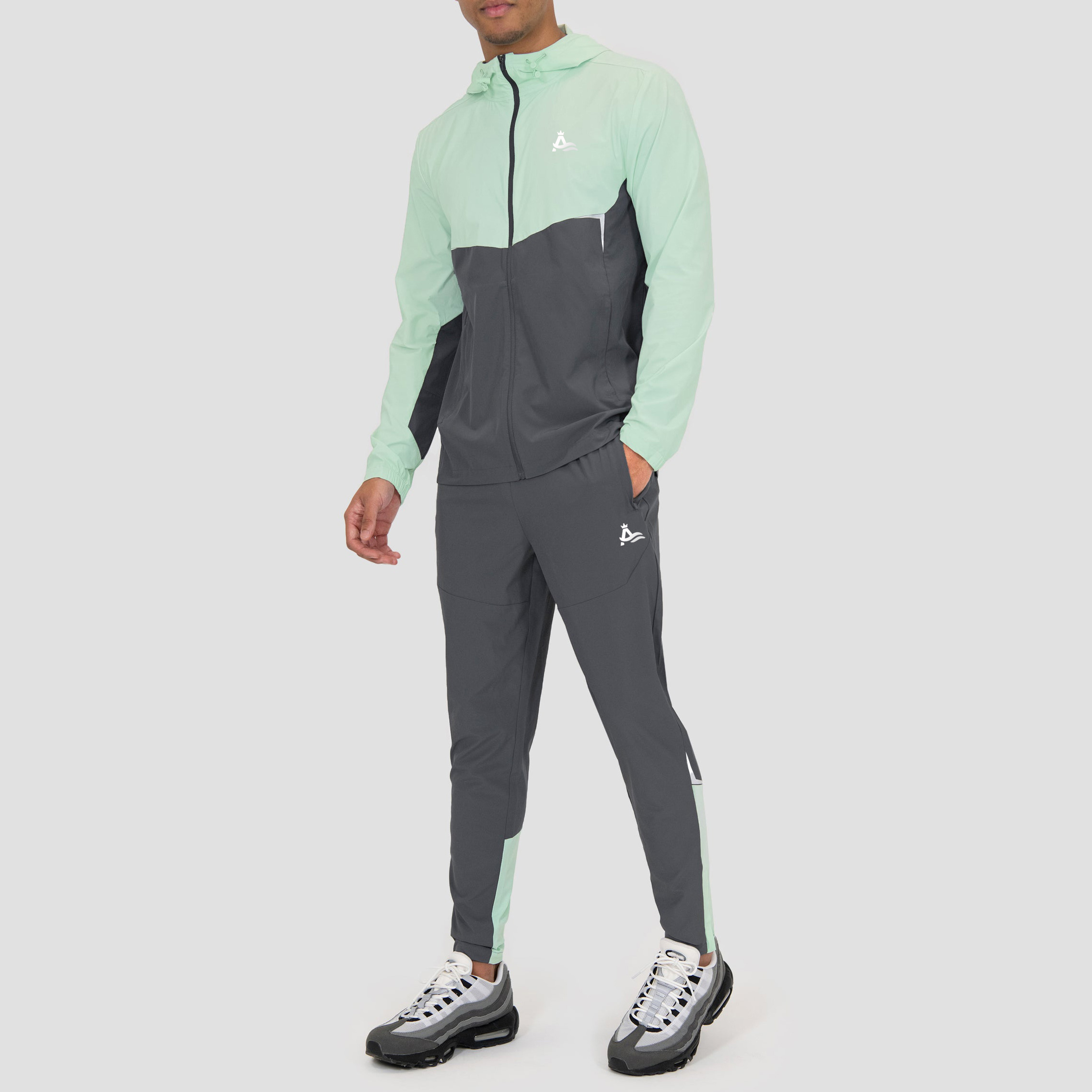 Men’s Lightweight Fitness Jogging Track Suit Manufacturer High Quality 100%Polyester Tracksuit Elastic Cuff Reflective Detail