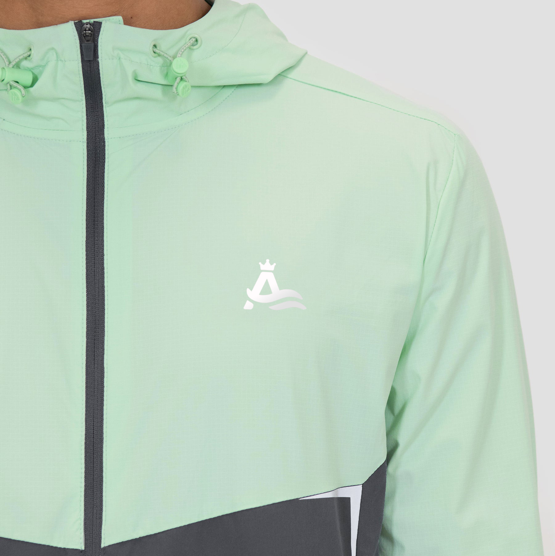 Men’s Lightweight Fitness Jogging Track Suit Manufacturer High Quality 100%Polyester Tracksuit Elastic Cuff Reflective Detail detail pictures