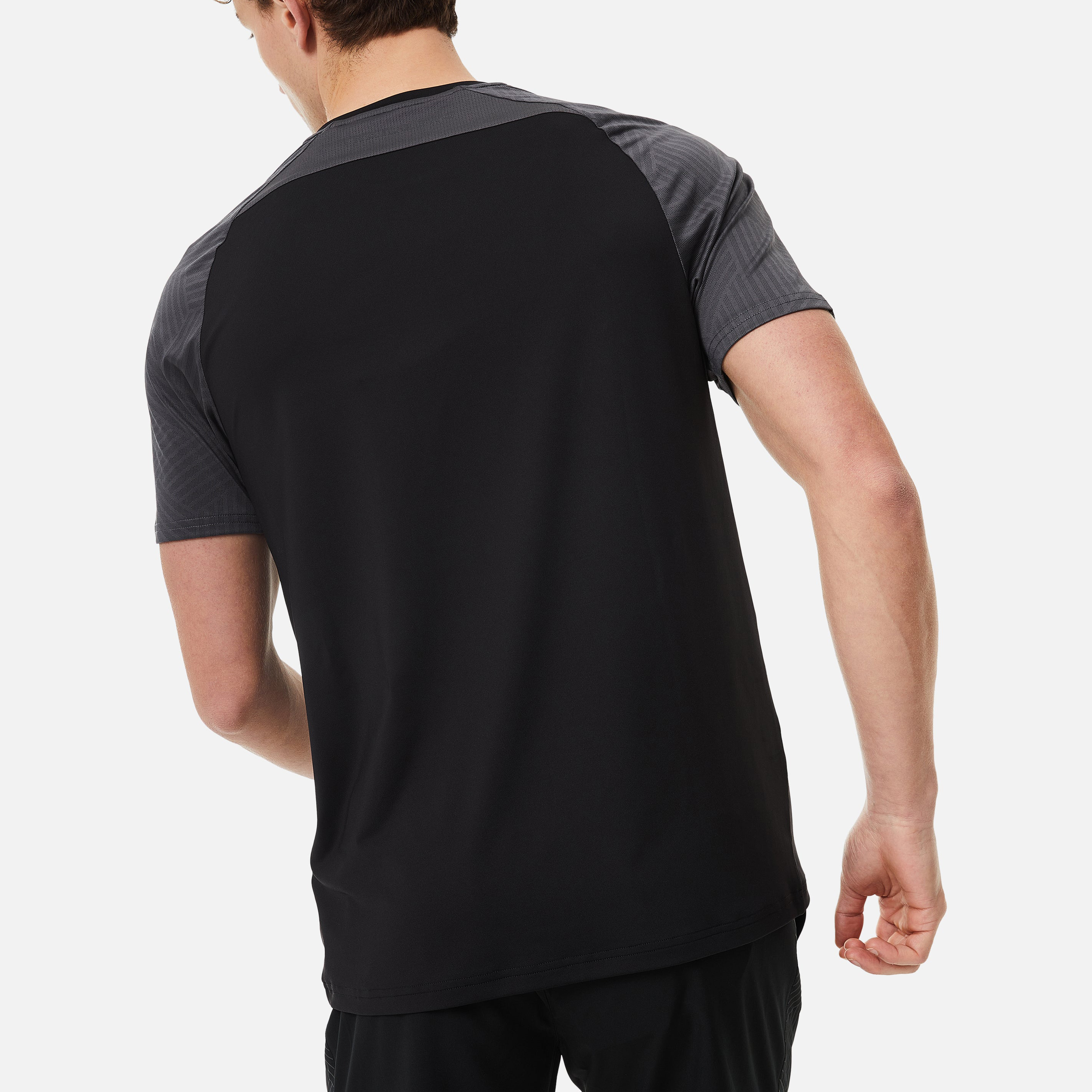 https://www.aikasportswear.com/oem-t-shirt/