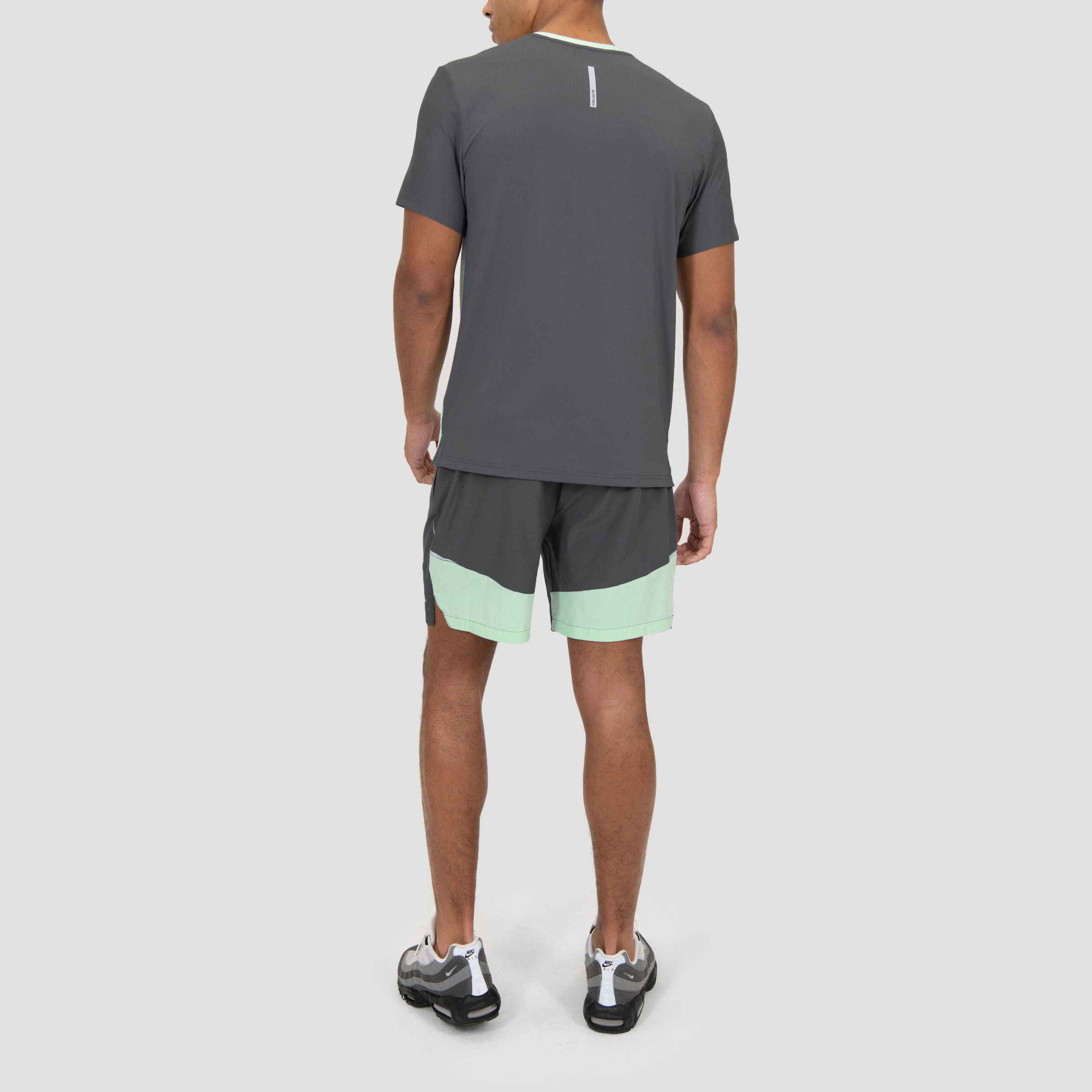 https://www.aikasportswear.com/oem-t-shirt/