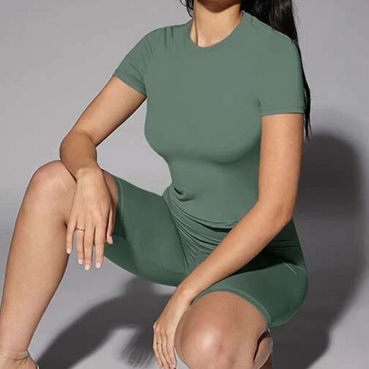 High Quality Four Way Stretch Custom Logo Women Fitted Plain Gym Crop T Shirts detail pictures