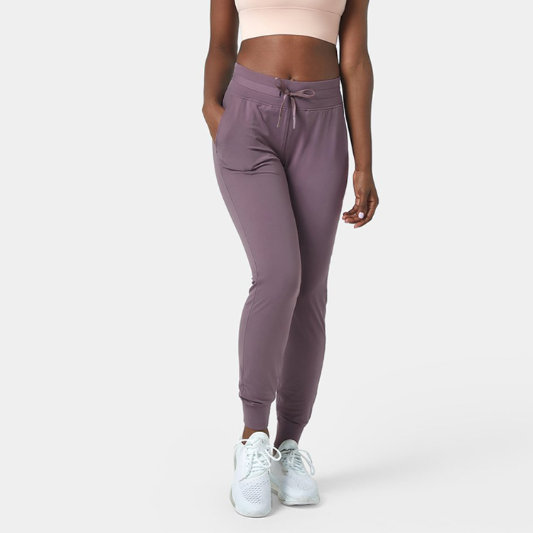 China Cheap price Tracksuits Manufacturer -
New Trendy Custom Logo Four Way Stretch Cotton Drawstring Waist Women Slim Fit Joggers With Pockets – AIKA detail pictures