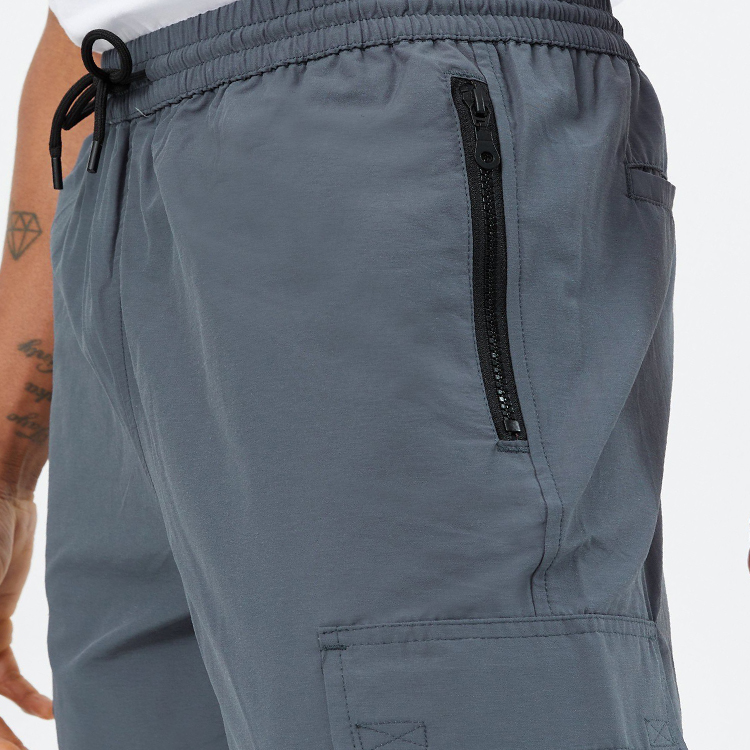 New Trendy 100% Polyester Utility Zipper Cargo Pocket Relaxed Fit Men Track Joggers Pants detail pictures