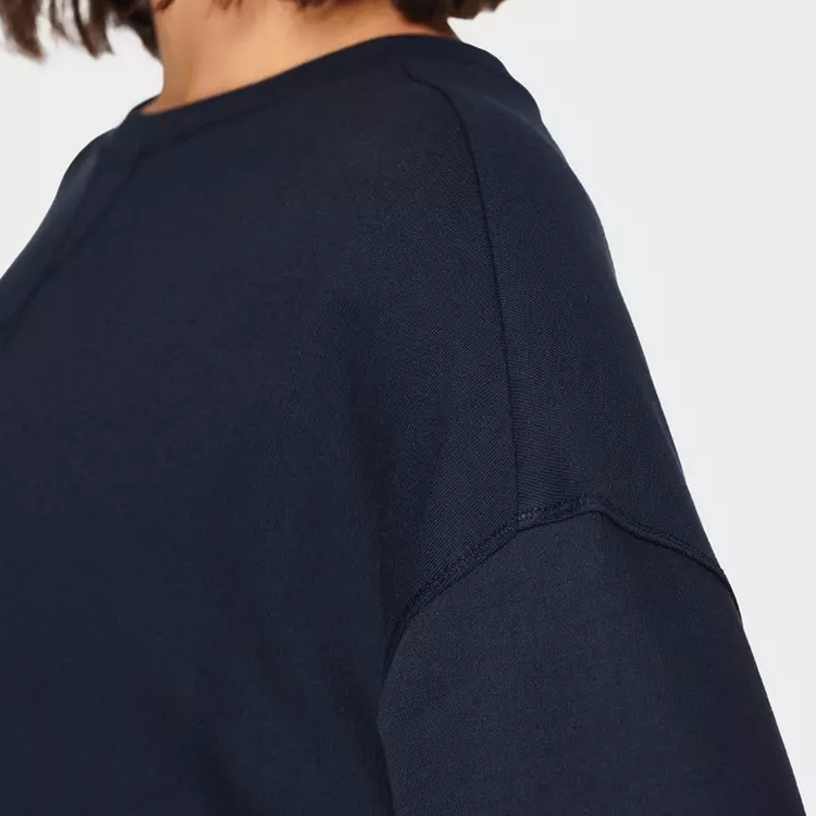 Wholesale Cotton Polyester Side Split Custom Crewneck Plain Sweatshirts For Women detail pictures