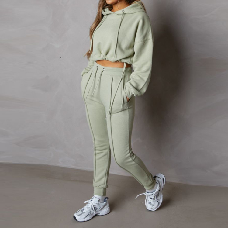 Wholesale Customized Slim Fit Sweatsuits Cotton Crop Jogging Tracksuit Set For Women