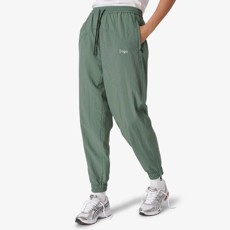 High Quality Quick Dry Woven Custom Full Zip Up Sports Nylon Tracksuit set For Women detail pictures