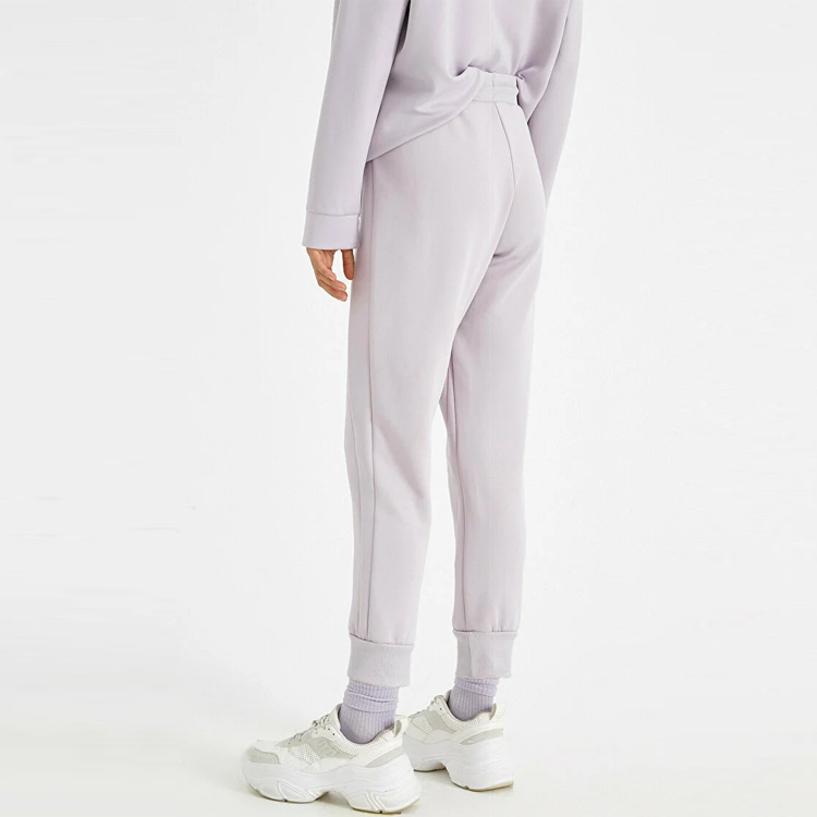 Newest Customized Fitness Two Pieces Custom Logo Women Cotton Jogger Tracksuit Set detail pictures