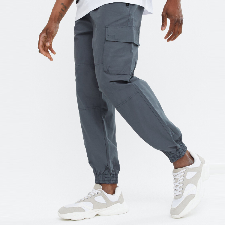 New Trendy 100% Polyester Utility Zipper Cargo Pocket Relaxed Fit Men Track Joggers Pants detail pictures