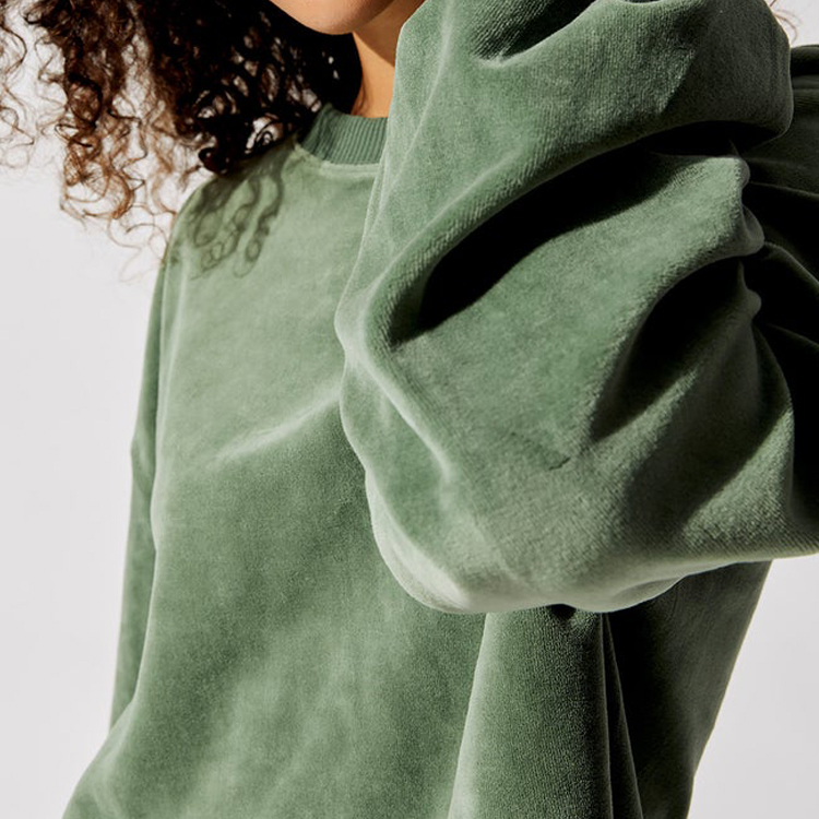 High Quality Custom Logo Plain Crewneck Velvet Crop Plain Sweatshirts For Women detail pictures