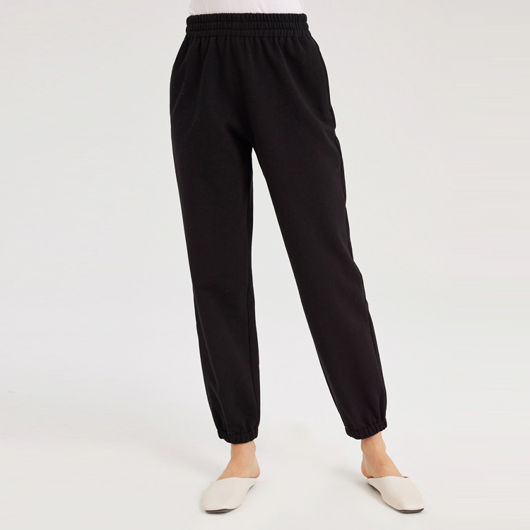 OEM 80 Cotton 20 Polyester Crew Neck Women Sweatsuit Custom Jogger Tracksuit Set detail pictures