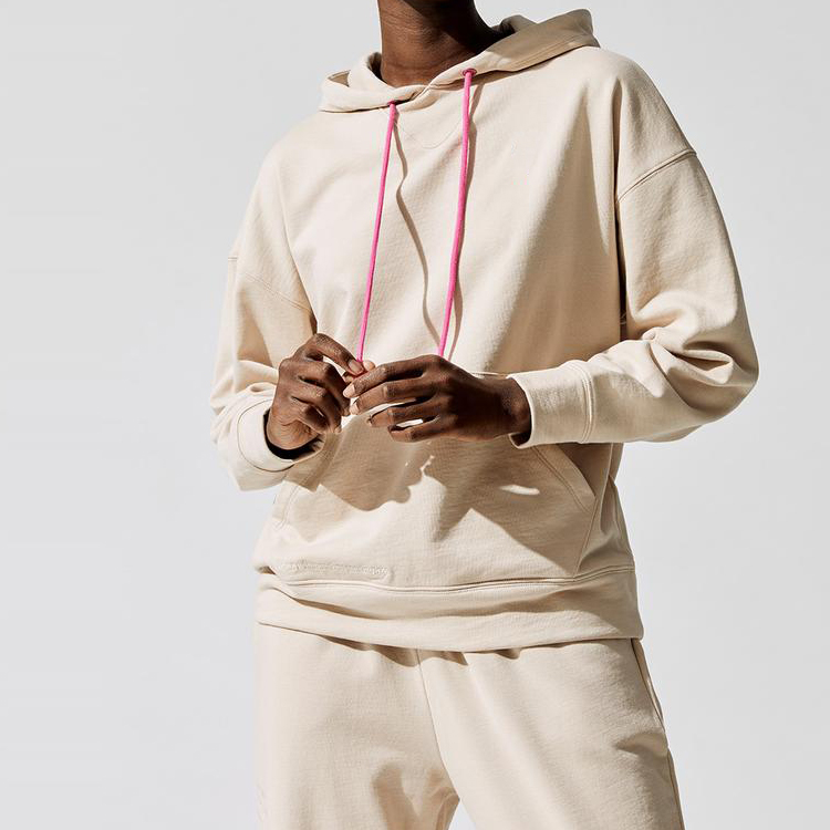 Hot Sale An-pilling Cotton Polyester Sweatsuit Customized Tracksuit Set For Women detail pictures