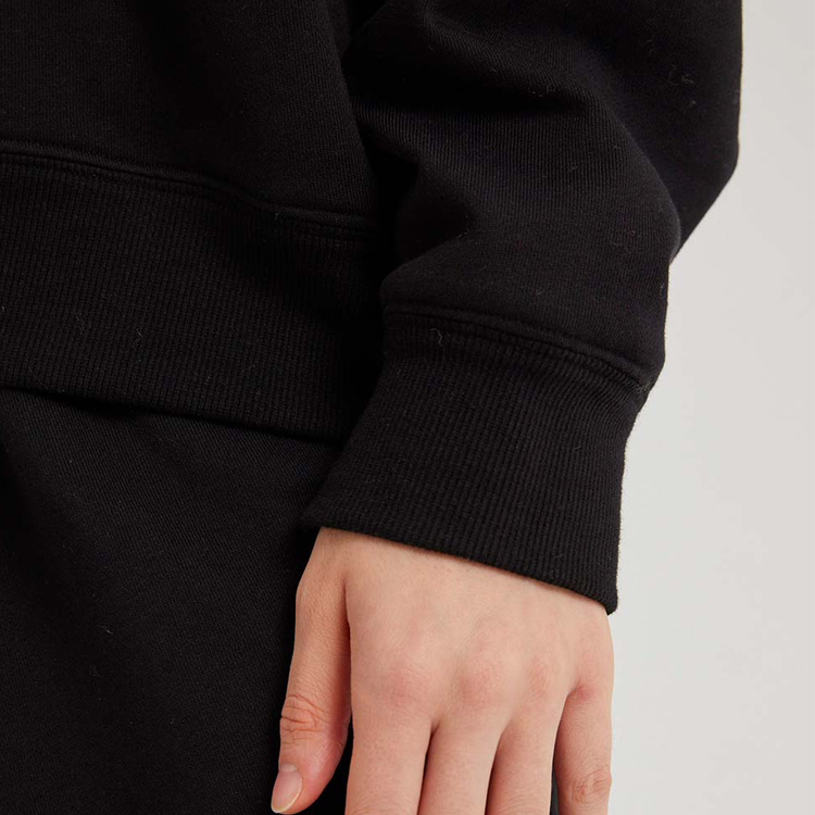 OEM 80 Cotton 20 Polyester Crew Neck Women Sweatsuit Custom Jogger Tracksuit Set detail pictures